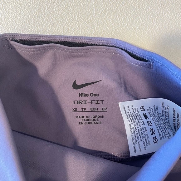 Nike One Dri-Fit Purple High Rise 8” Length Athletic Biker Shorts Sz XS NWT - Picture 4 of 7